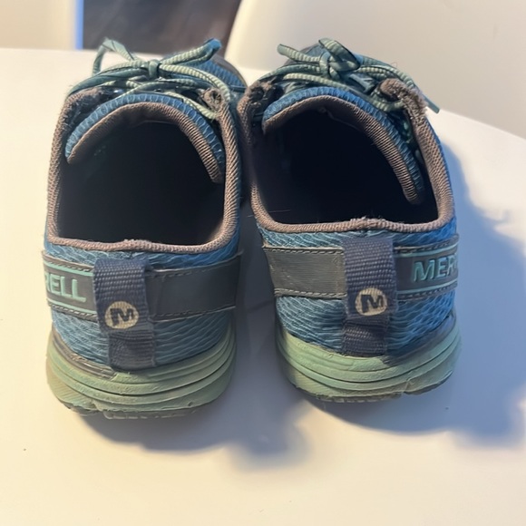 Merrell sneakers. - Picture 2 of 5